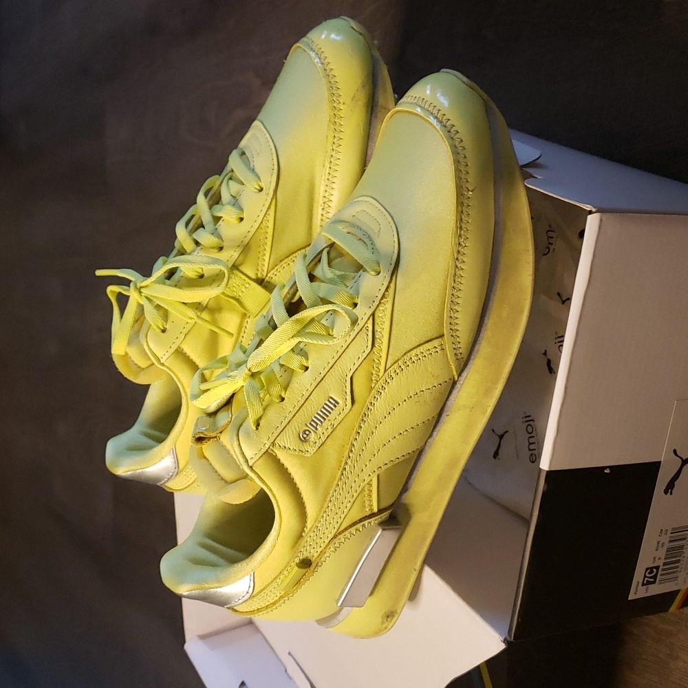 PUMA Future Rider X Emoji